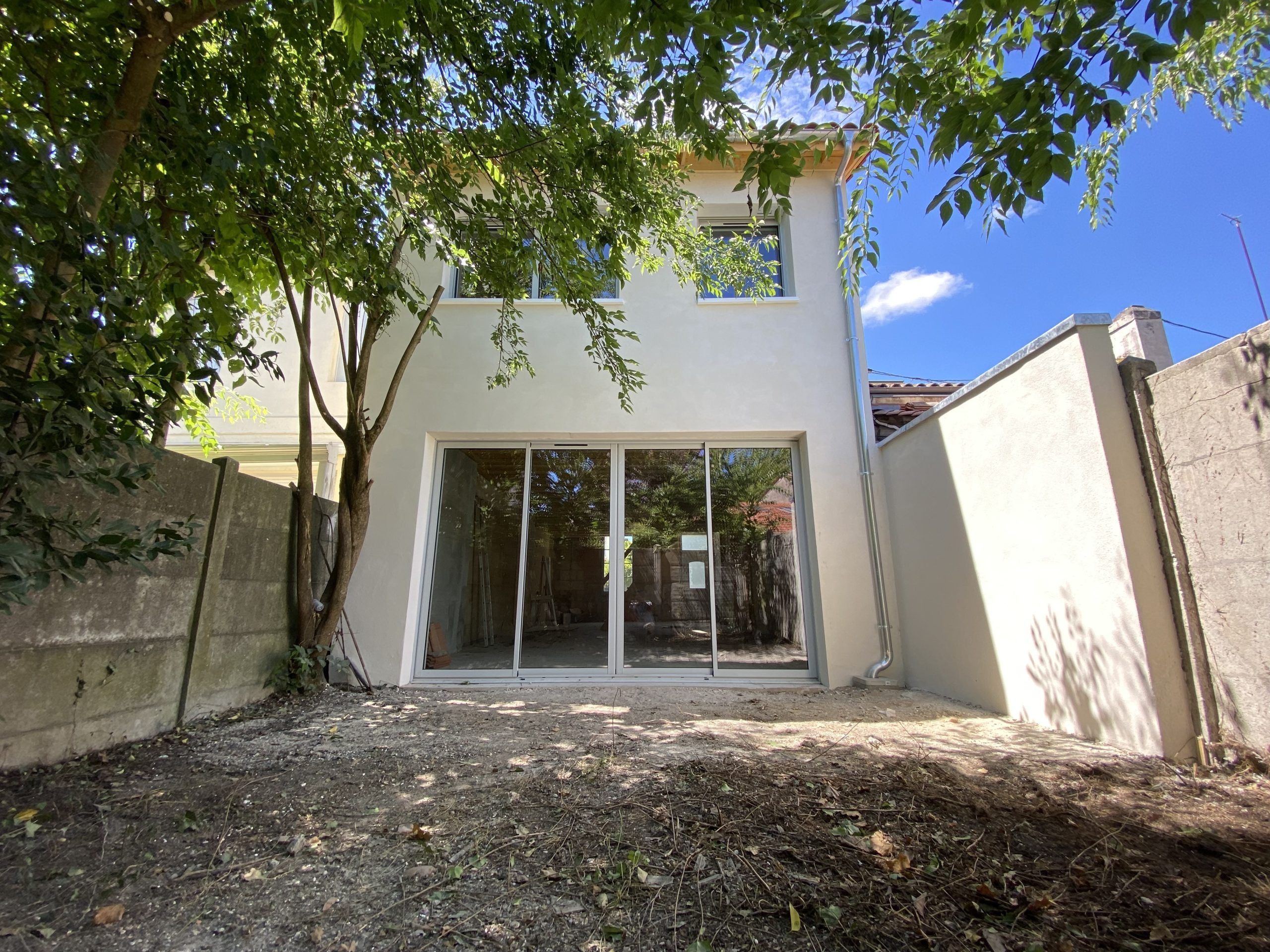Extension et surélévation d'une échoppe à Eysine