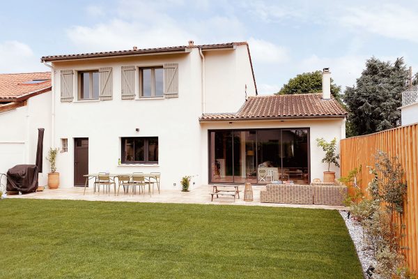 Embellissement extérieur d'une maison individuelle