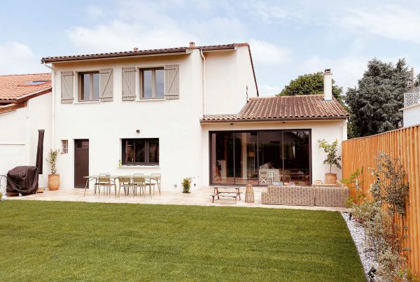 Embellissement extérieur d'une maison individuelle